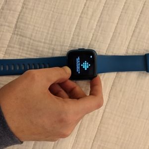 Fitbit versa lite (used)